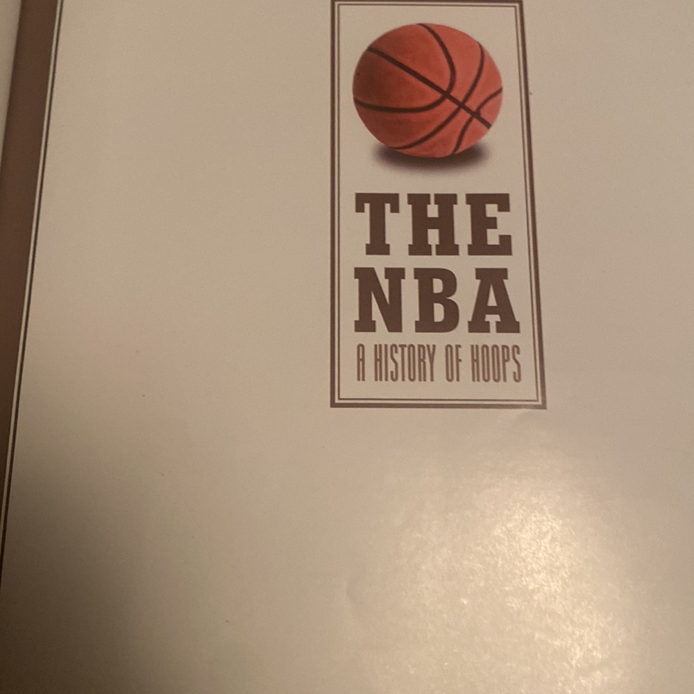 Basketball paperback - Picture 2 of 5